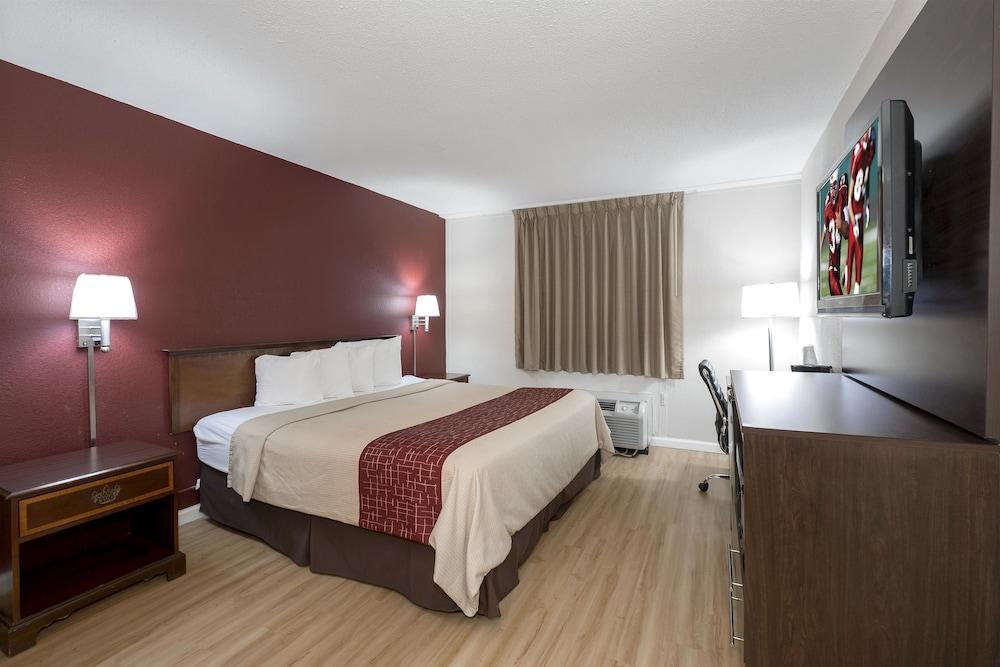 Red Roof Inn Knoxville Central - Papermill Road Экстерьер фото