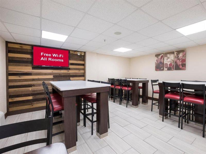 Red Roof Inn Knoxville Central - Papermill Road Экстерьер фото