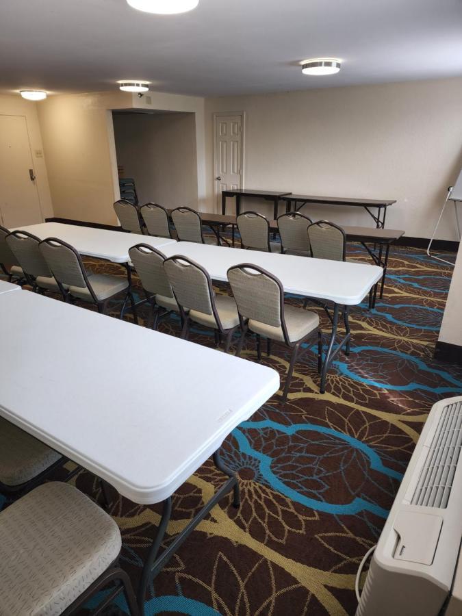 Red Roof Inn Knoxville Central - Papermill Road Экстерьер фото