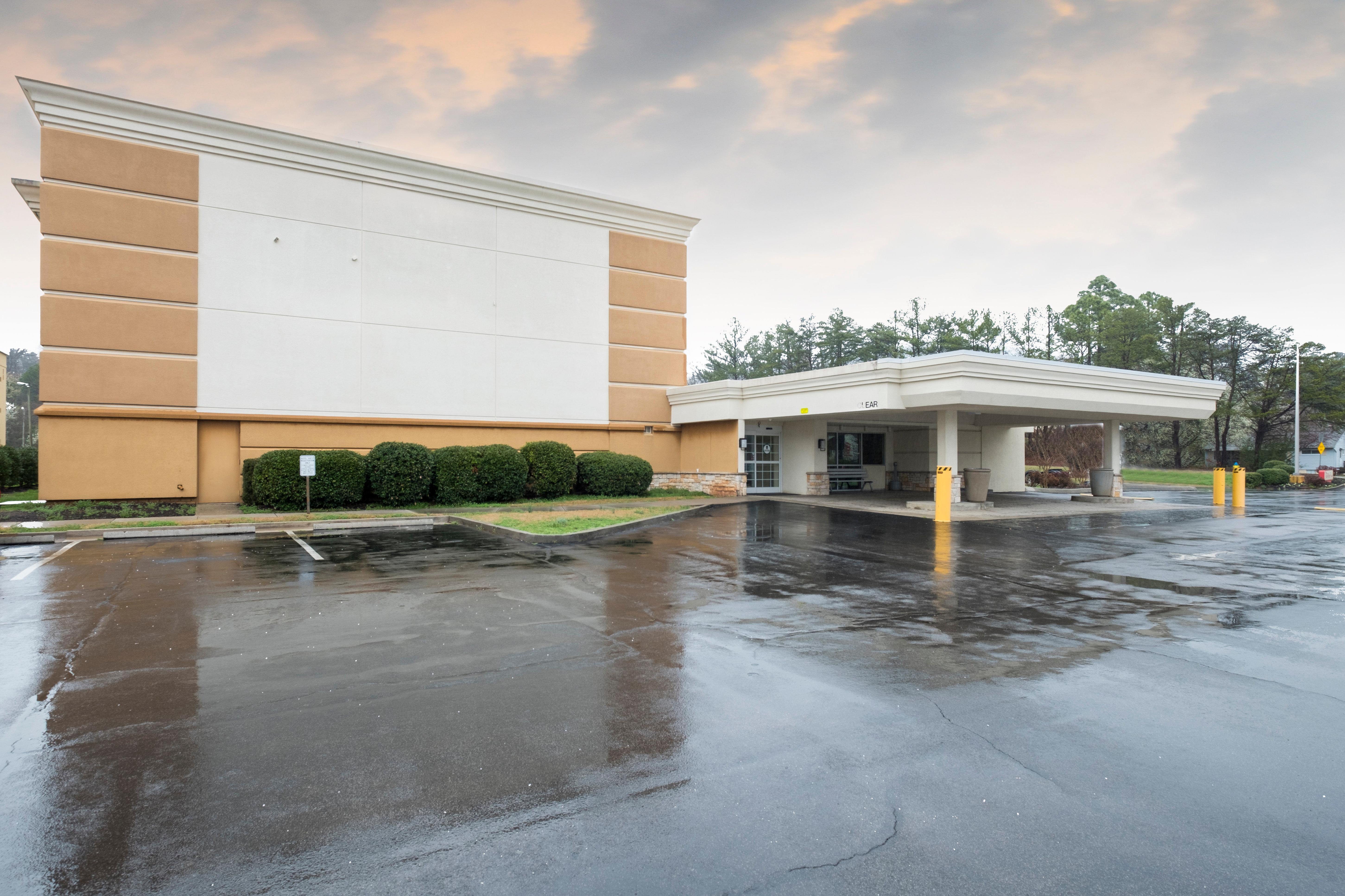 Red Roof Inn Knoxville Central - Papermill Road Экстерьер фото