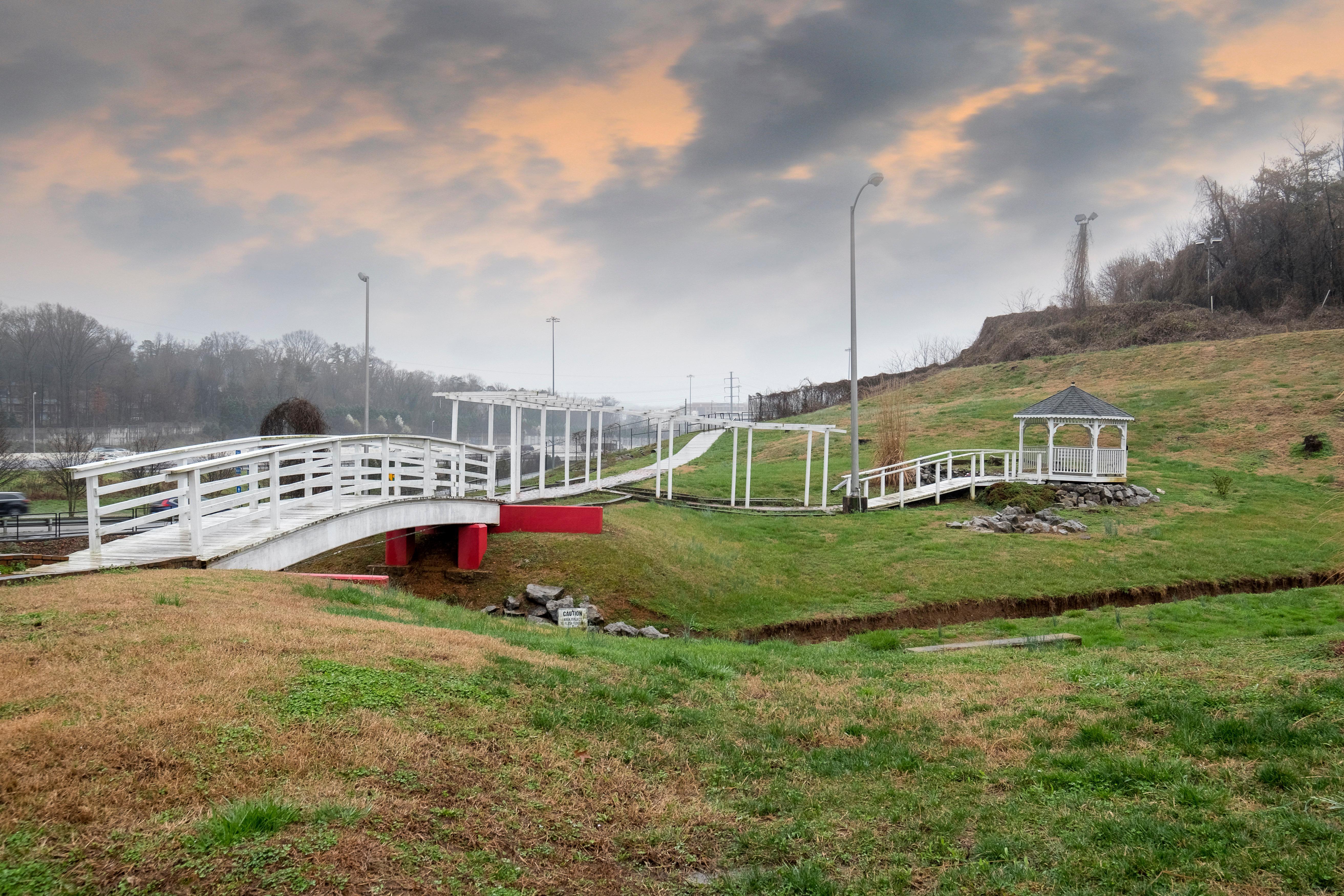 Red Roof Inn Knoxville Central - Papermill Road Экстерьер фото