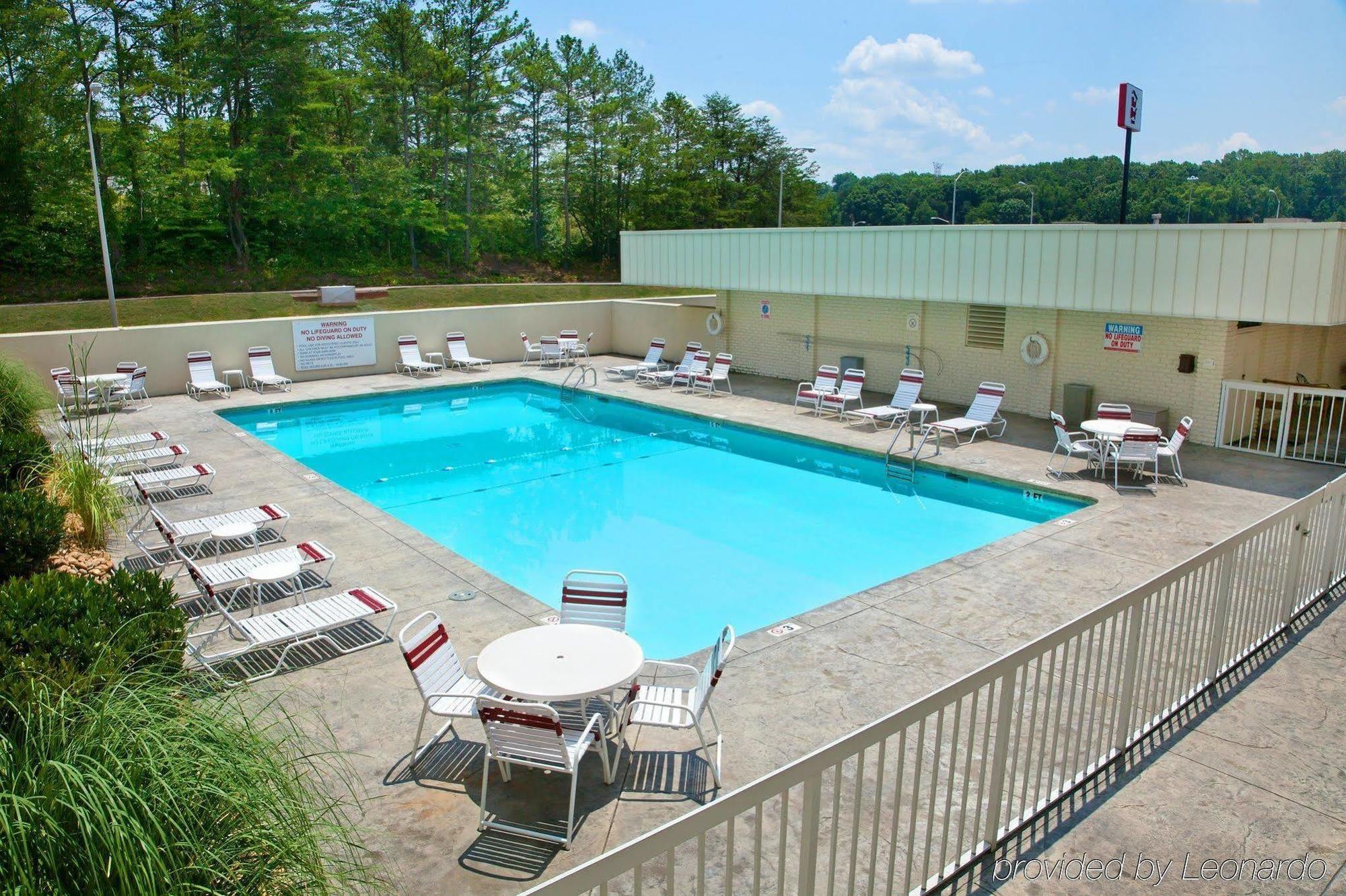 Red Roof Inn Knoxville Central - Papermill Road Экстерьер фото
